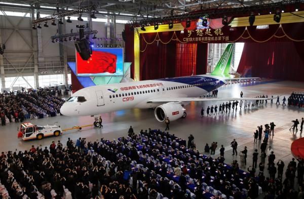 C919國產大型客機計劃2月首飛 訂單已達570架386743_ C919國產大型客機計劃2月首飛 訂單已達570架