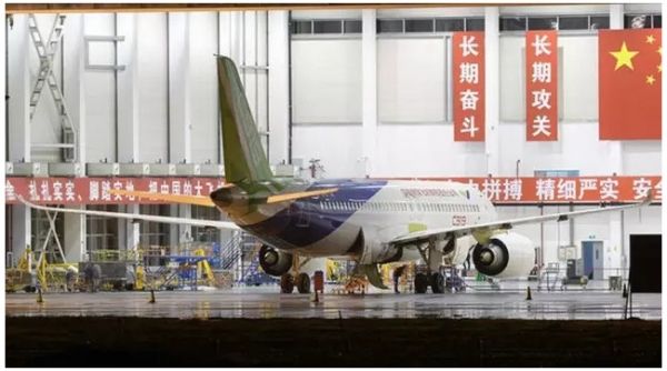 國(guó)產(chǎn)大型客機(jī)C919通過(guò)首飛技術(shù)評(píng)審397015_ 國(guó)產(chǎn)大型客機(jī)C919通過(guò)首飛技術(shù)評(píng)審